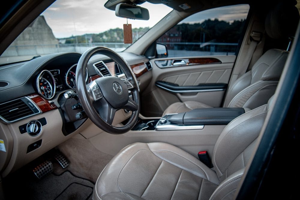 Mercedes GL 550 - wypożyczalnia samochodów Gdańsk