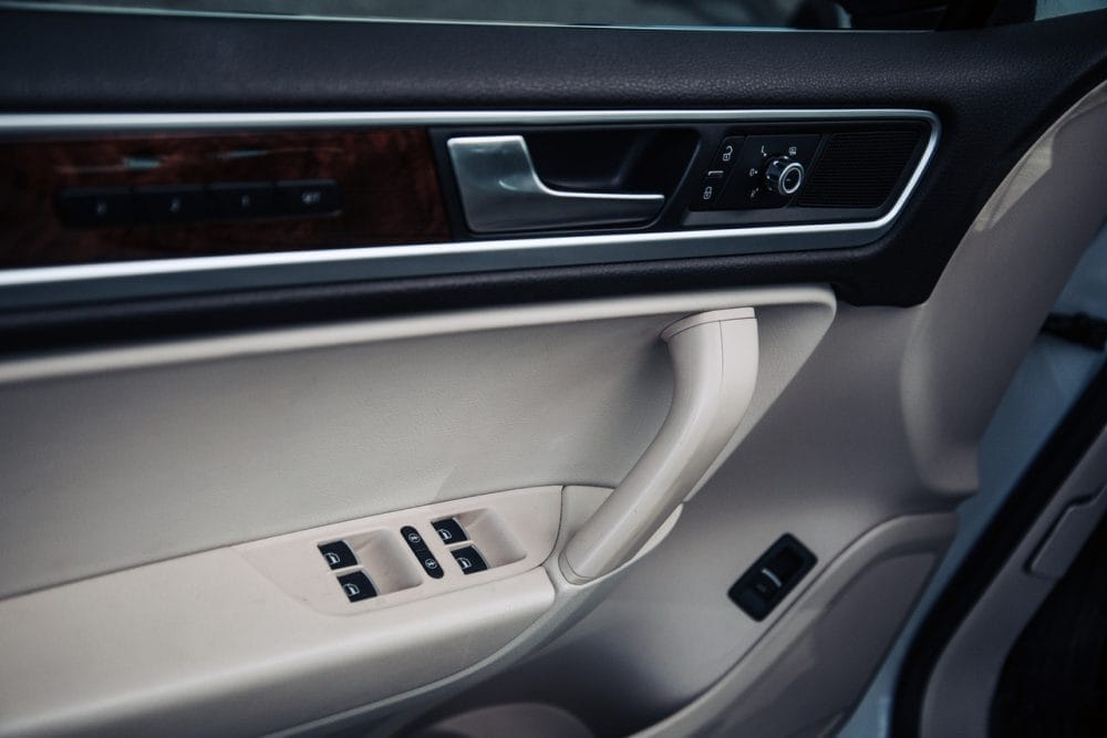 Volkswagen Touareg 3.6L - wypożyczalnia samochodów Gdańsk