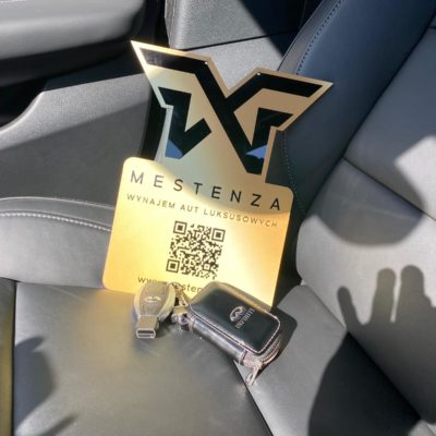 Infiniti QX30 Luxe Tech wypożyczalnia samochodów luksusowych Mestenza Rafał Grzebin