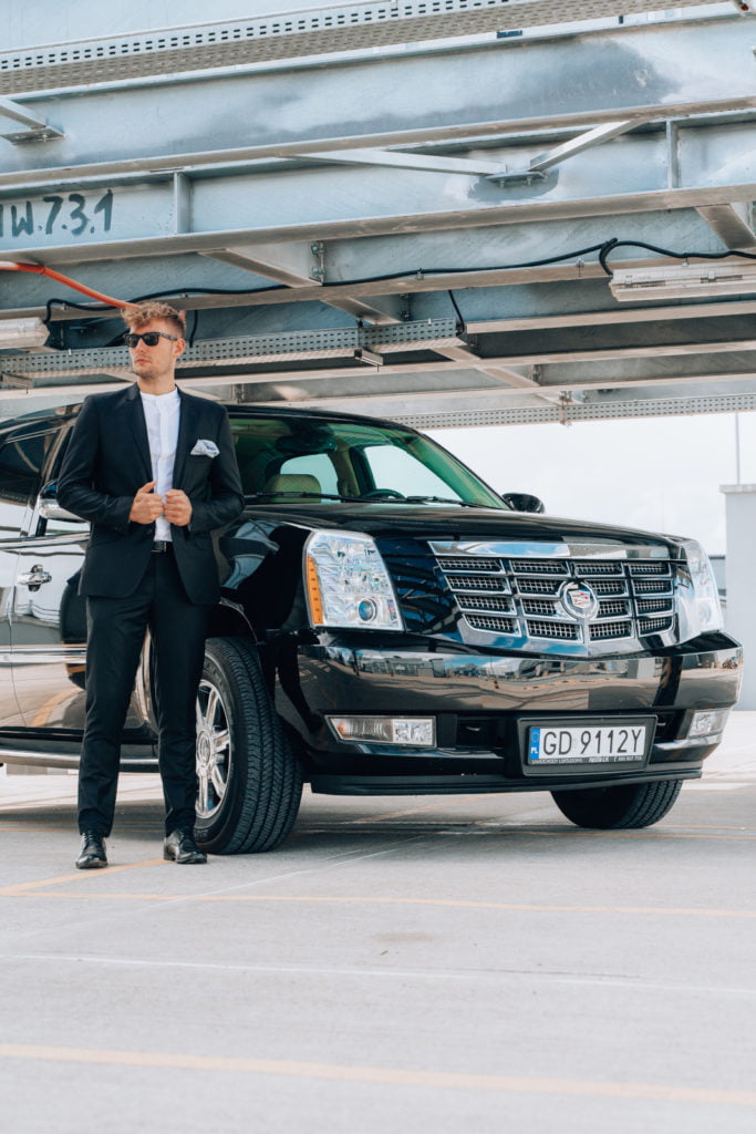 Cadillac Escalade wypożyczalnia samochodów luksusowych Mestenza Rafał Grzebin
