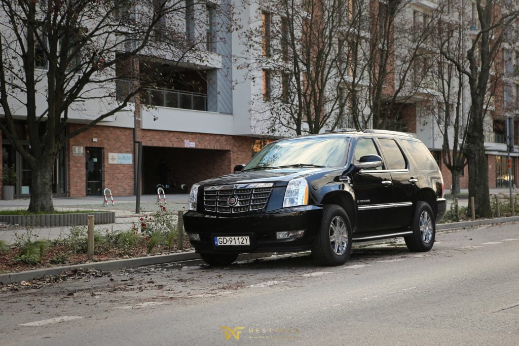 Cadillac Escalade Mestenza wypożyczalnia samochodów Rafał Grzebin