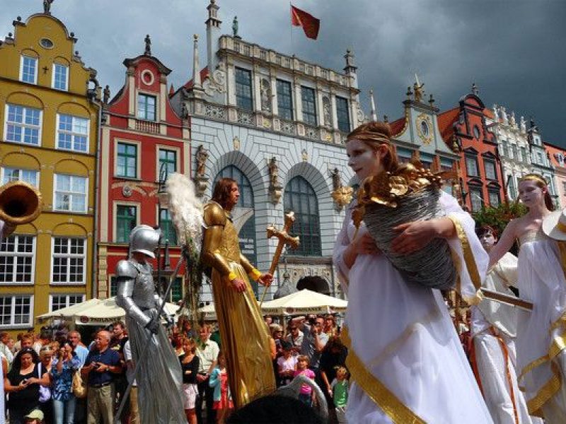 Wynajem auta w Gdańsku – Odkryj bogatą historię i kulturę miasta bez ograniczeń