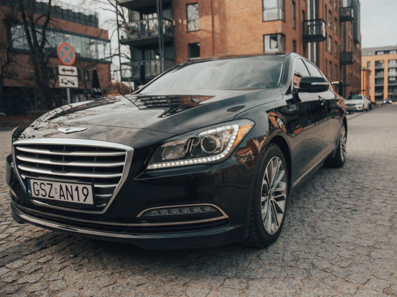 Najnowocześniejsza elektronika i doskonałe materiały wykończeniowe: Genesis Ultimate