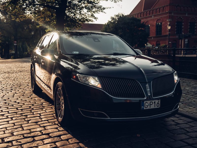 Manualna czy automatyczna skrzynia biegów? Zalety i wady automatu