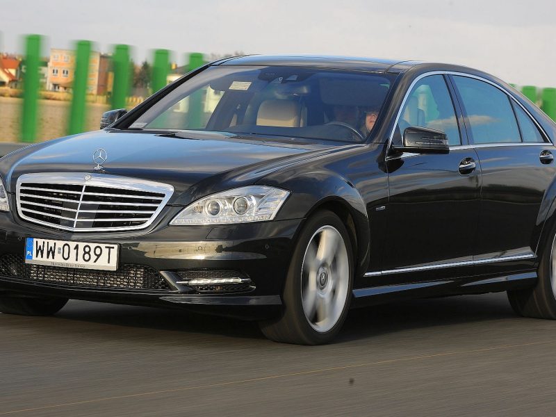 Mercedes S W221: legendarna limuzyna stworzona dla podkreślenia charakteru
