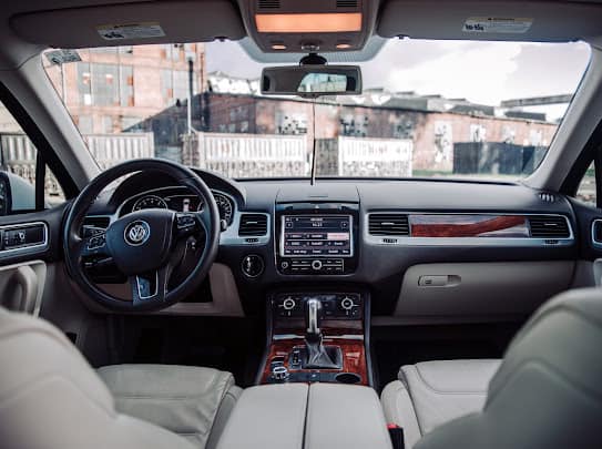 Volkswagen Touareg 3.6L - wypożyczalnia samochodów Gdańsk