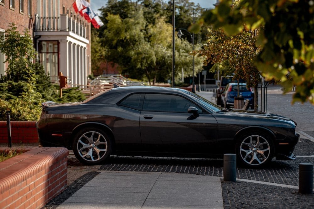 Dodge Challenger 3.6 V6 - wypożyczalnia samochodów Gdańsk