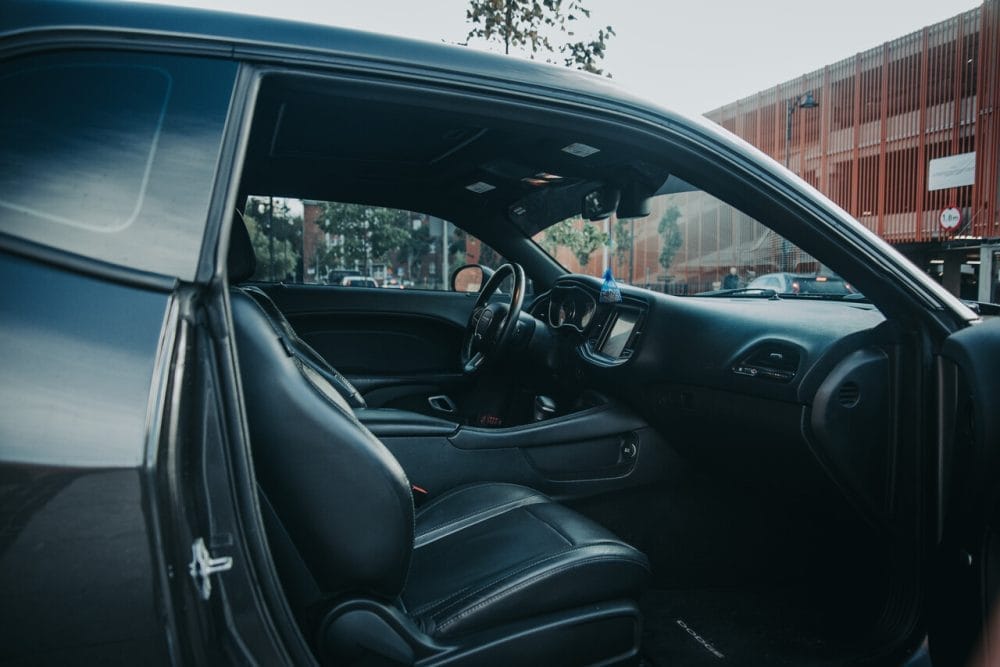 Dodge Challenger 3.6 V6 - wypożyczalnia samochodów Gdańsk