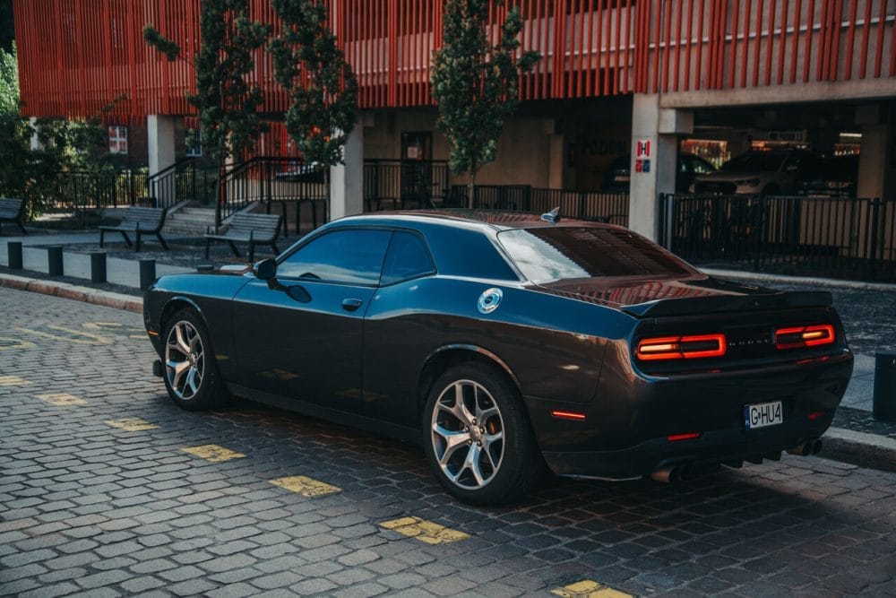 Dodge Challenger 3.6 V6 - wypożyczalnia samochodów Gdańsk