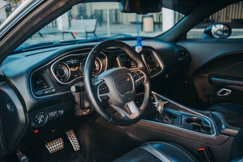 Dodge Challenger 3.6 V6 - wypożyczalnia samochodów Gdańsk